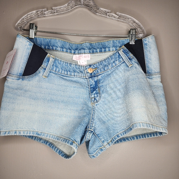 ISABEL MATERNITY by Ingrid & Isabel Grow With You Blue Midi Shorts. Size:8 - Picture 2 of 11